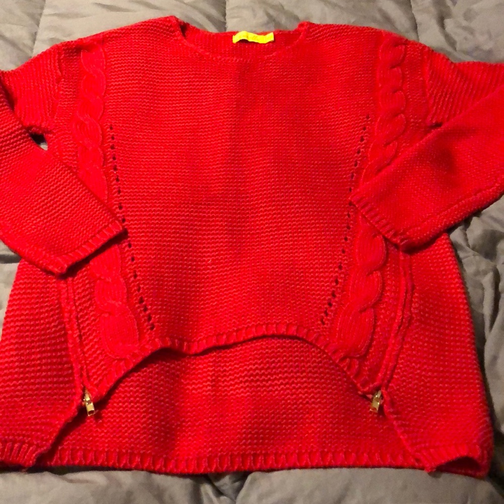 Fun red sweater - Picture 1 of 4